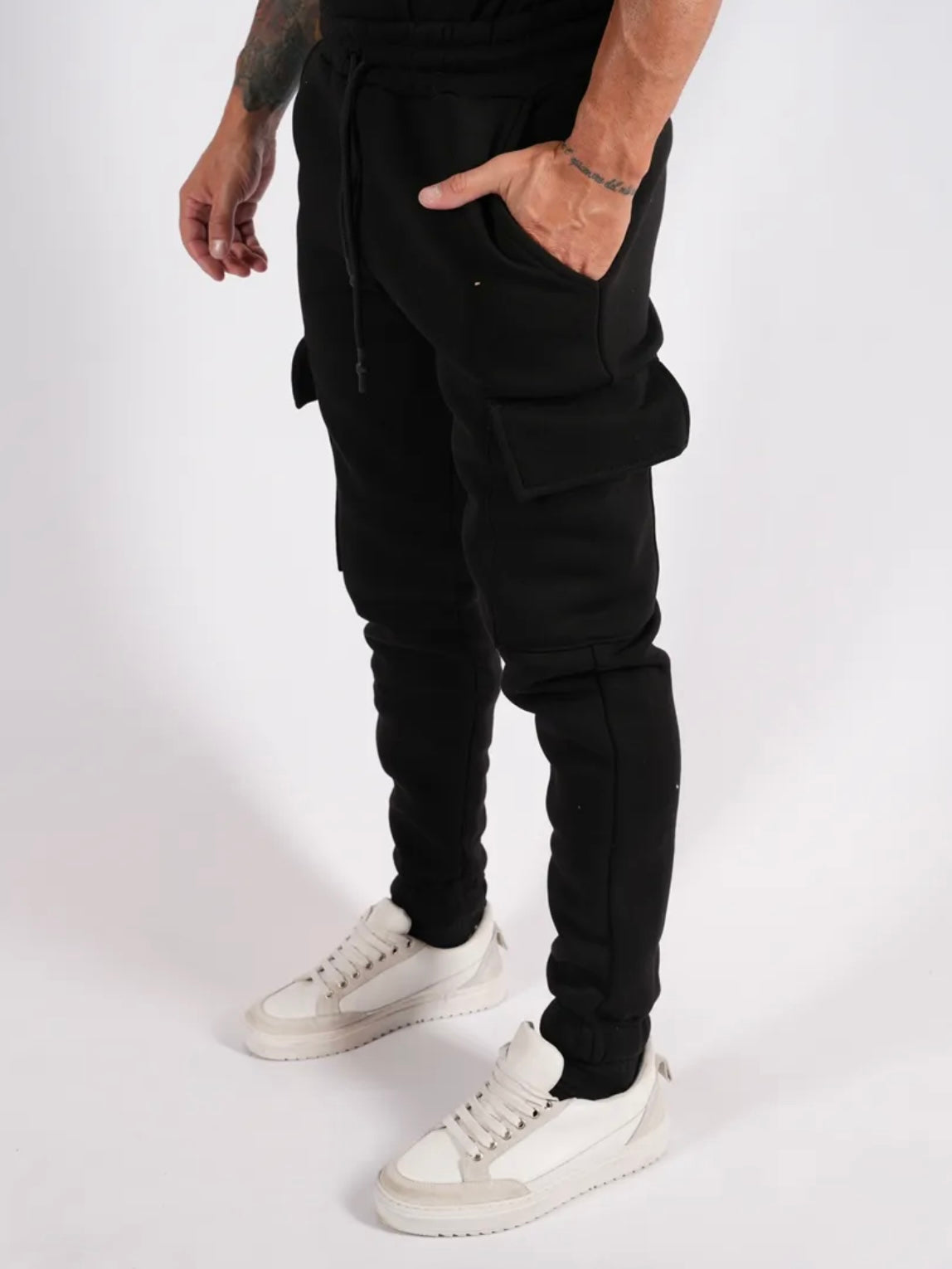 Φόρμα με πλαϊνές τσέπες μαύρη