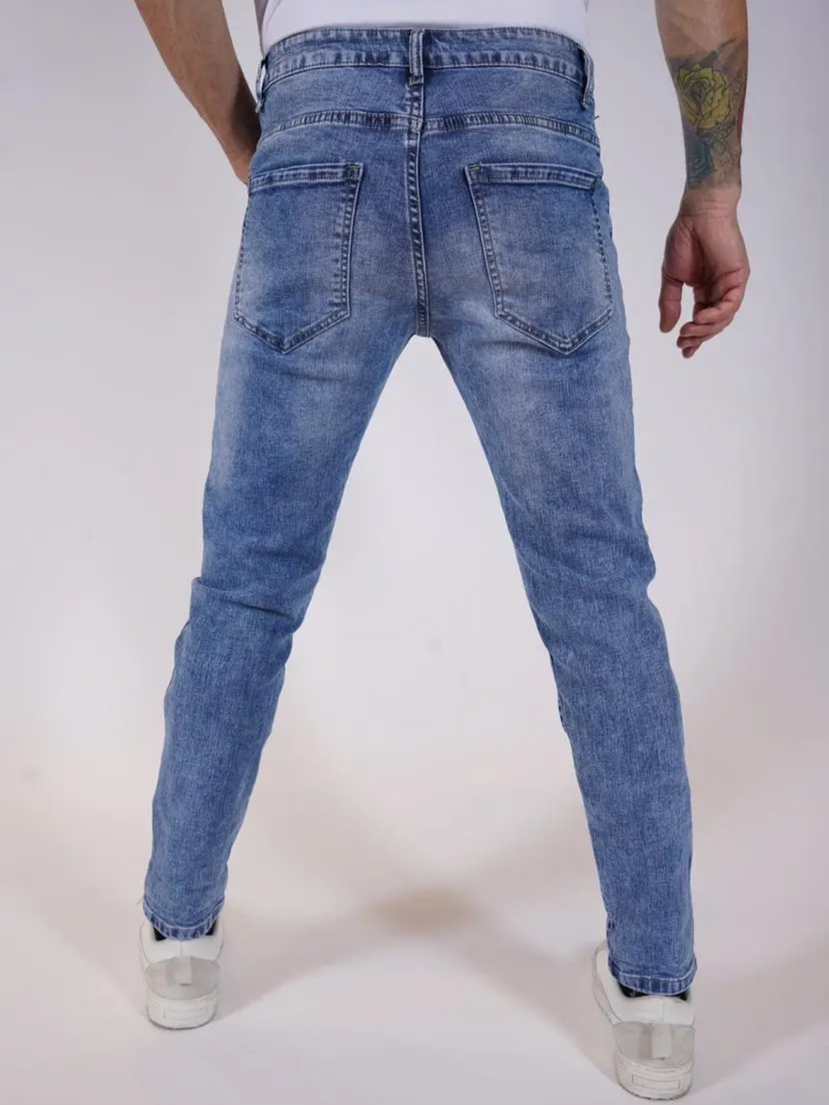 Τζιν με ξεβάμματα γαλάζιο