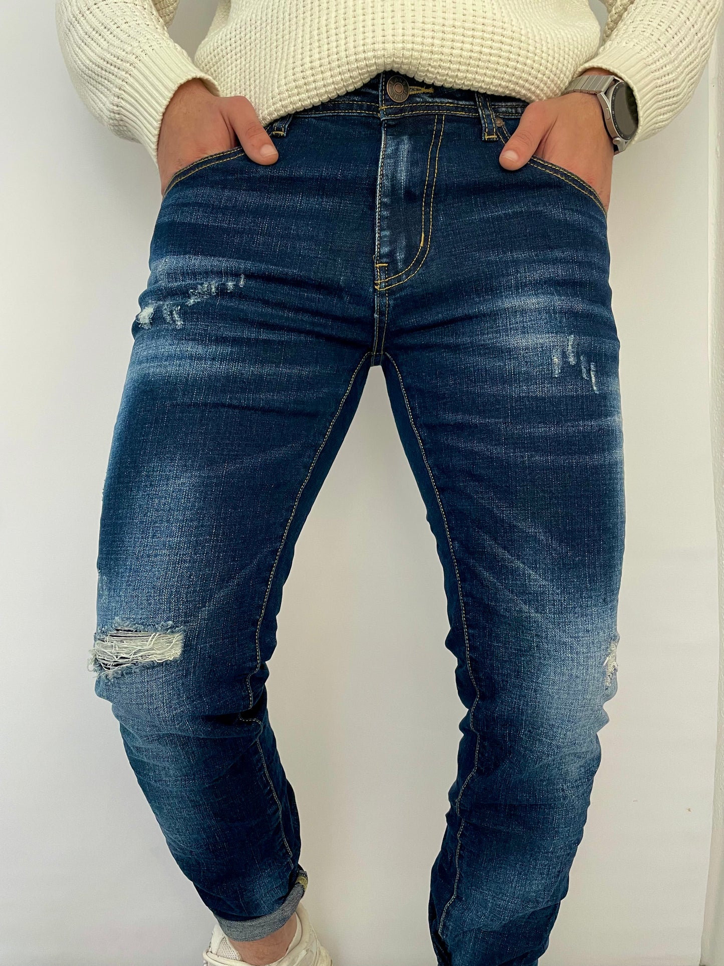 Τζιν με μπάλωμα στο σκίσιμο